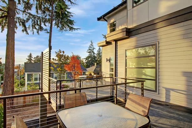 the privacy screen and railing are in non-separated design
