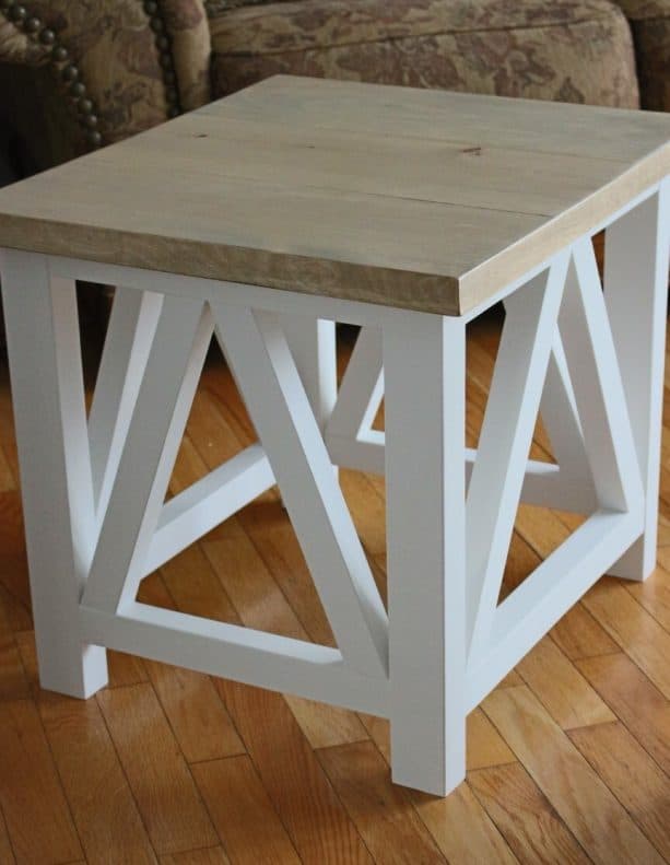 square end table with Minwax Weathered Oak stain