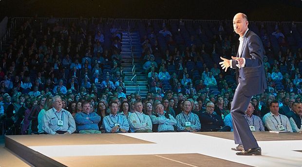 Bill Bachrach Speaking to a large audience