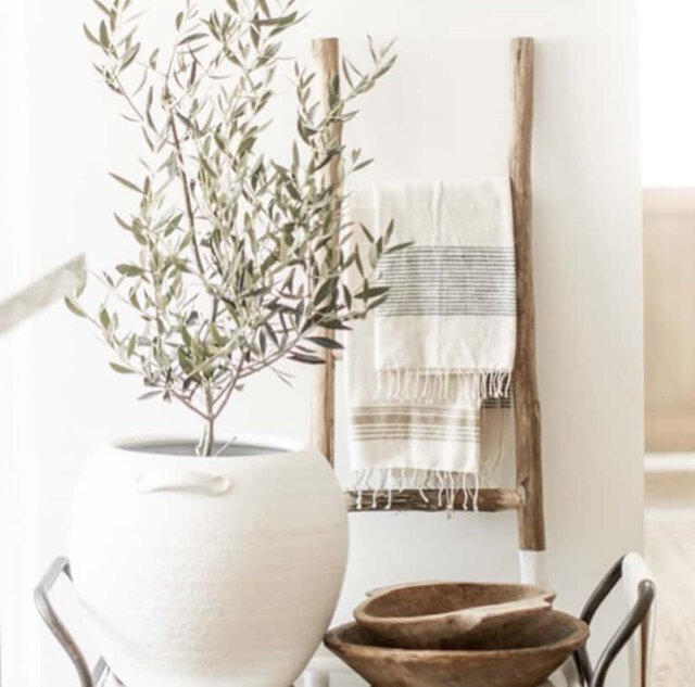 These simple home decorating tips are all you need to have you decorating like an interior designer. Using a variety of materials to decorate with such as wood, glass, metal, and ceramics is a great way to add lots of different textures.
