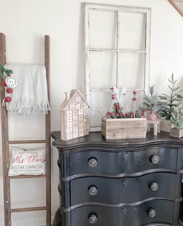 Are you a fellow neutral modern farmhouse Christmas decor lover? Come take a peek at my home to get inspired for your own decorating.