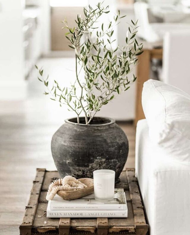 These simple home decorating tips are all you need to have you decorating like an interior designer. Using a variety of materials to decorate with such as wood, glass, metal, and ceramics is a great way to add lots of different textures.