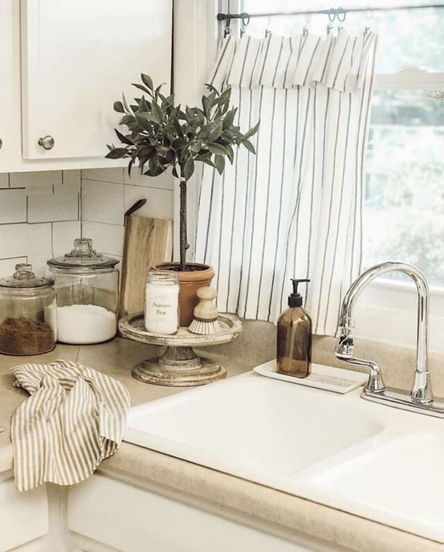 These simple home decorating tips are all you need to have you decorating like an interior designer. Adding candles throughout your home is a great way to add aroma and color.