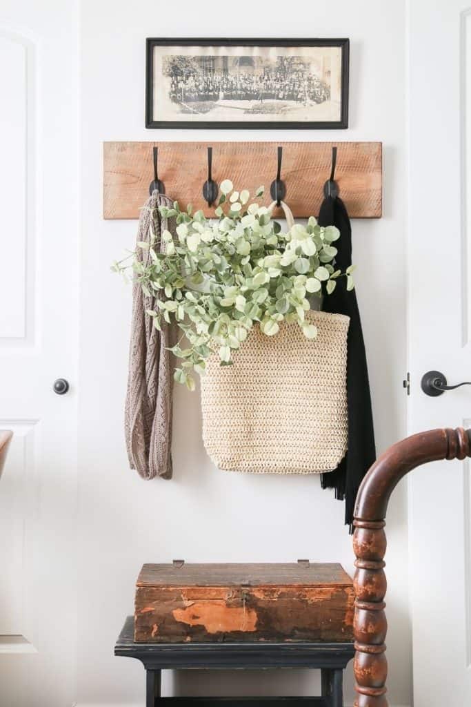 These simple home decorating tips are all you need to have you decorating like an interior designer. Walls aren't just for pictures. Check out what other things you can hang on your walls for more of a variety.