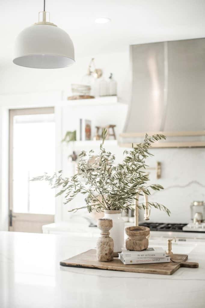 These simple home decorating tips are all you need to have you decorating like an interior designer. Try mixing antique decor with more modern decor for some variety.