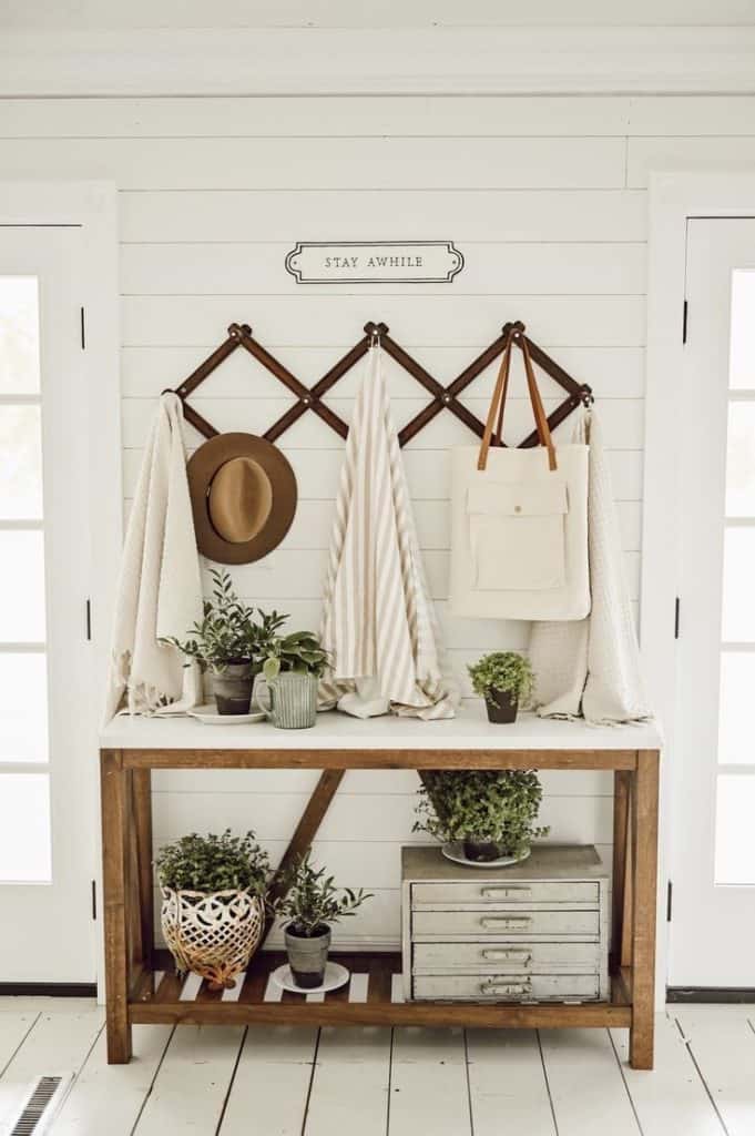 These simple home decorating tips are all you need to have you decorating like an interior designer. Walls aren't just for pictures. Check out what other things you can hang on your walls for more of a variety.