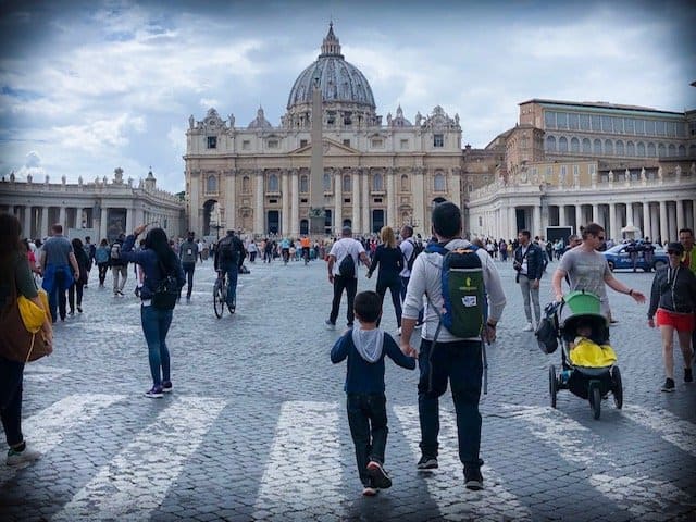How to prevent your child from getting lost during travel