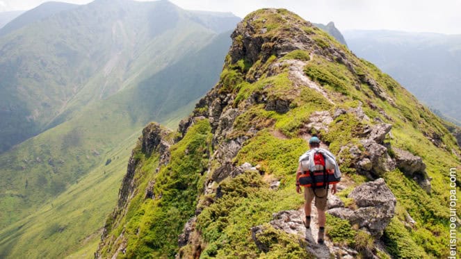 릴라 국립 공원산객 Senderista en cima de montaña de Rila