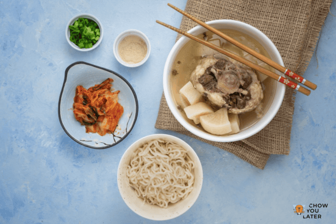 Oxtail soup spread with kimchi and shirataki noodles