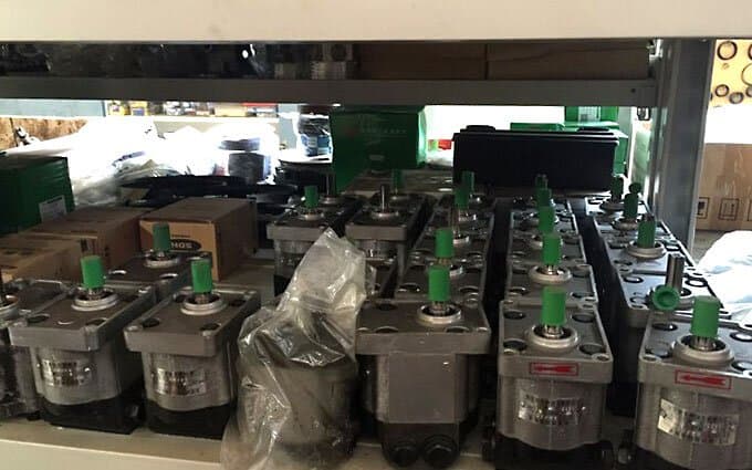Spare parts for APOLLO tractors.