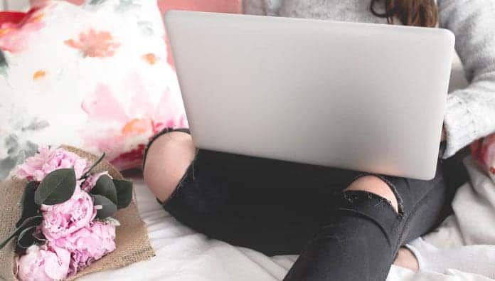 SML - 11 Side Hustles To Earn You Extra Money - 1 Have you been considering a side hustle to help you earn some extra money? Not quite sure what to do? These 11 side hustle ideas have you covered.