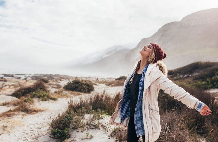 SML - 7 Things You Can Do To Start Living A Minimalist Lifestyle - 2 So you've heard the hype and you want to start living a minimalist lifestyle but you don't know where to start? That's okay! It's not as overwhelming as you think. Here are some simple things you can do to start living a minimalist lifestyle today.