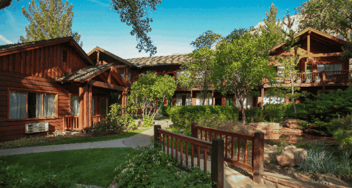 Flanigan's Inn in Springale, UT provides upscale rustic comfort just outside of Zion Park