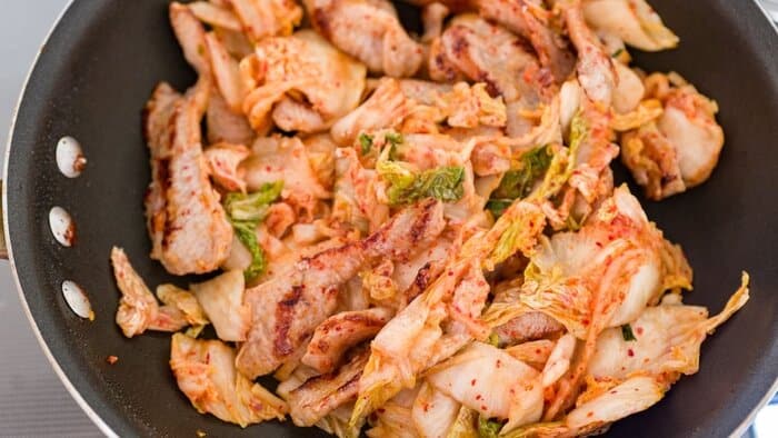 Buta Kimuchi (Pork & Kimchi Stirfry Recipe)