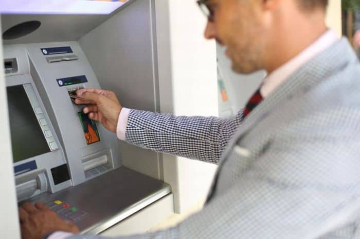 Hoții de buzunare - ATM