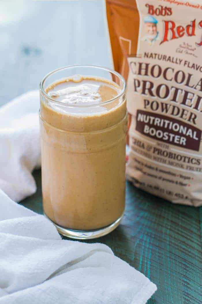 Banana, Chocolate and Peanut Butter Smoothie Banana, Chocolate and Peanut Butter Smoothie - tastes like an ICE CREAM SHAKE but has good-for-you, low-calorie ingredients!