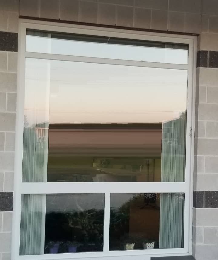 For the painting process itself, we recommend you to hire someone with lots of experience. Because storefront windows are very visible, it is important to make sure that the art is in the correct proportions and without mistakes.