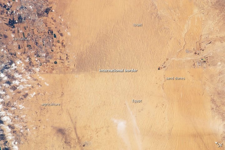 The border between Israel and Egypt shows up as a faint line between the two countries. Sourcee: NASA, November 2011.