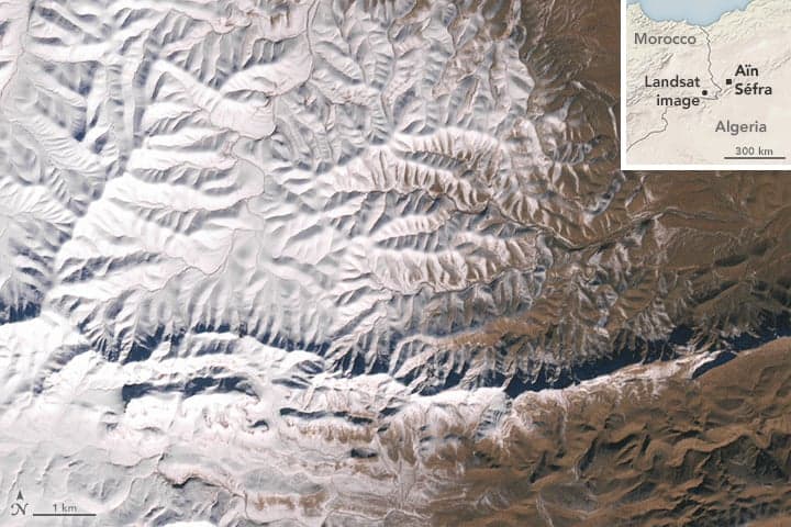 Satellite image showing snow between the border of Morocco and Algeria near the town of Ain Sefra captured by Landsat 7. Image: NASA, December 19, 2016.
