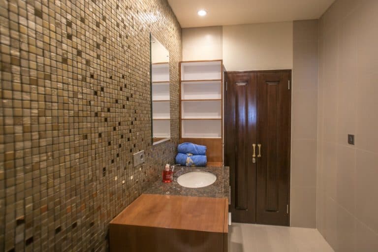 bathroom wall realestate
