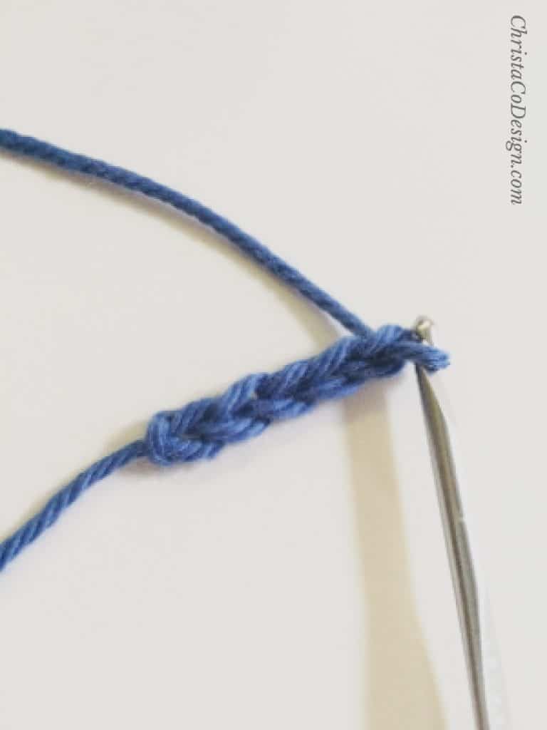 picture of how to crochet a chain to start crocheting