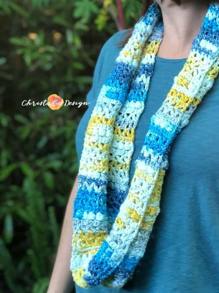 picture of woman in crochet cowl