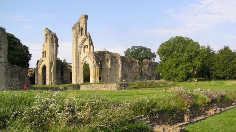 GLASTONBURY-ABBEY