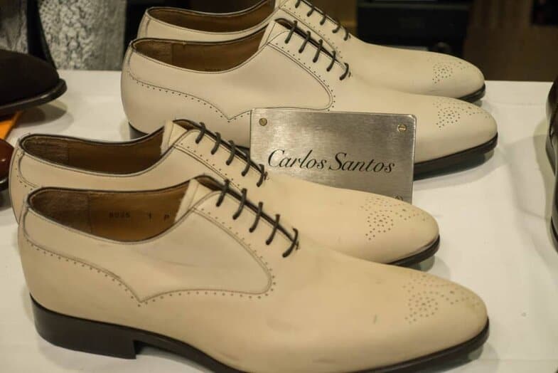 Shoes in crust leather from Santos, which customers then can have painted in a selected color. It's sort of a mini-MTO variant.