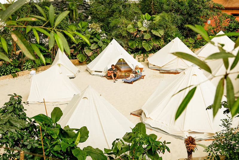 Tropical Islands angebote 4**** Hotels in Holiday Inn pro Person 69,00€ 4 Tropical Island im Tipi Zelt erleben