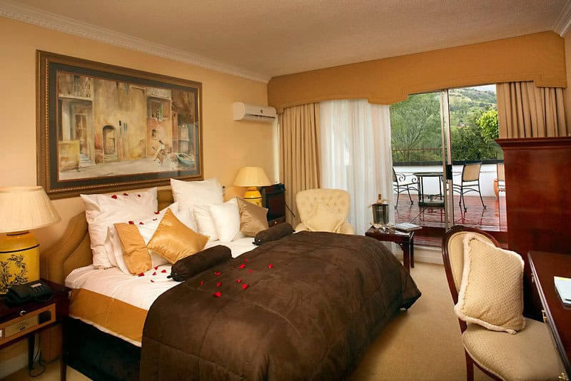 Ein Beispiel Zimmer des Hotels im Mantenga Nature Resort in Mbabane Ein Beispiel Zimmer des Hotels im Mantenga Nature Resort in Mbabane