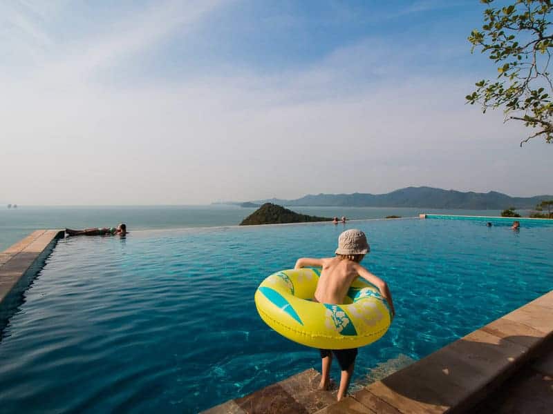 Dieser Infinity Pool mit einem traumhaften Blick Dieser Infinity Pool mit einem traumhaften Blick