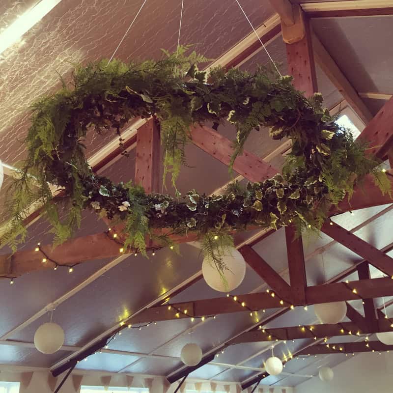 Foliage hanging hoop