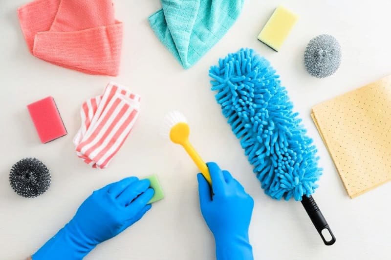 10 Cleaning Tools Everyone Should Own » Housewife How-Tos®