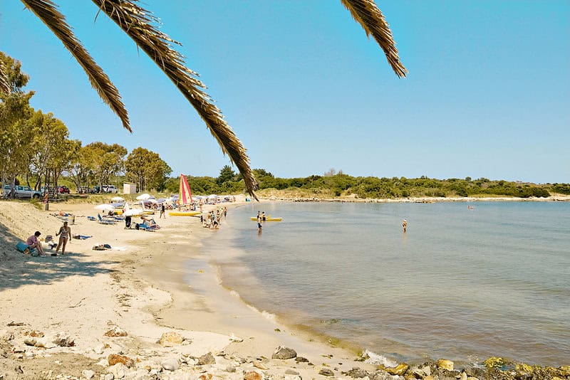 Strand am Hotel auf der Insel in Griechenland