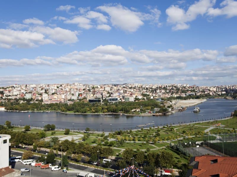 Aussicht aus dem Zimmer im Hilton Garden Inn Istanbul Golden Horn 3,5 Sterne Aussicht aus dem Zimmer im Hilton Garden Inn Istanbul Golden Horn 3,5 Sterne