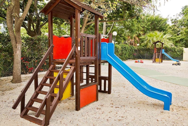 Spielplatz für die Kinder Spielplatz für die Kinder