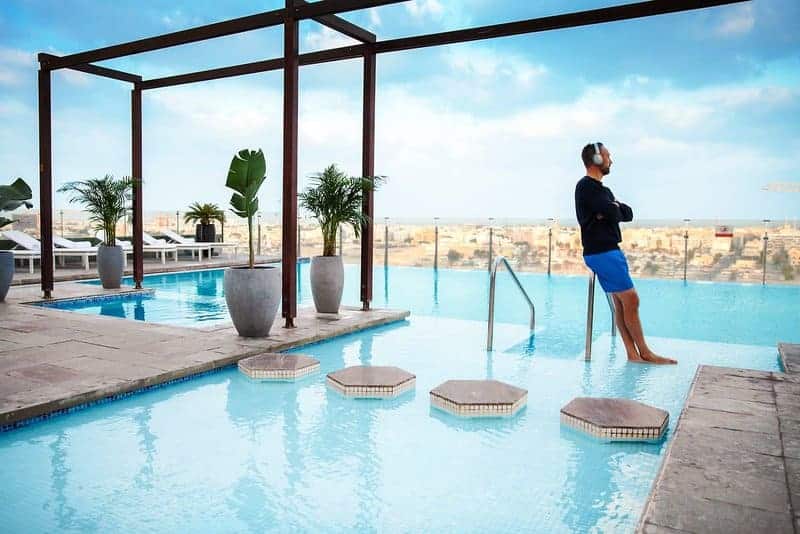 Rooftop vom Voco Dubai - Pool Rooftop vom Voco Dubai - Pool
