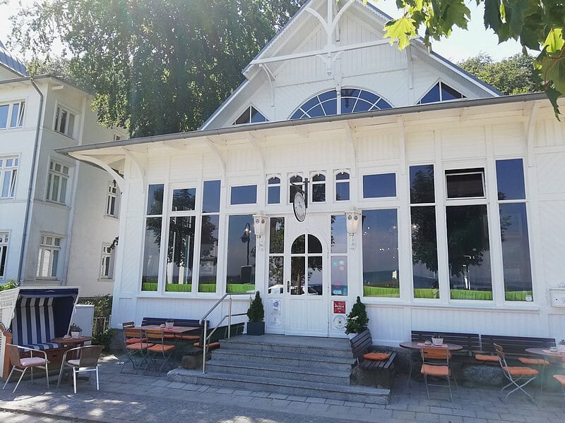 die strandhalle in binz