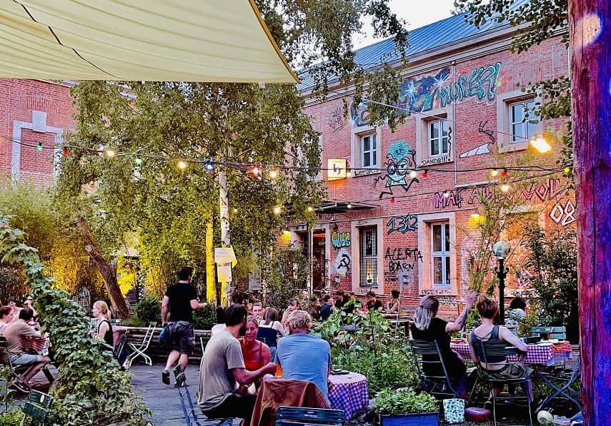 Der Z-Bau Biergarten in der Nürnberger Südstadt.