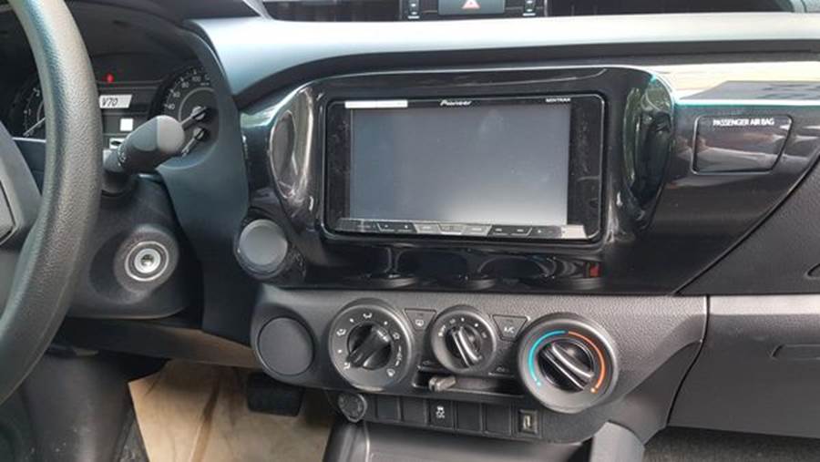 Màn hình DVD trên 2 phiên bản Hilux AT