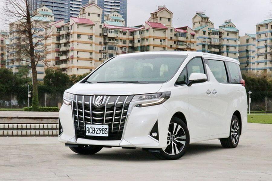 Giá xe Toyota Alphard mới nhất