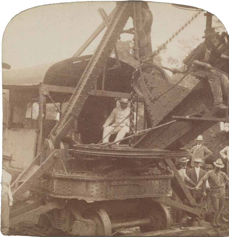 President Roosevelt running an American steam-shovel at Culebra Cut, Panama Canal, 1906. Photo: Underwood & Underwood, publisher, Library of Congress.
