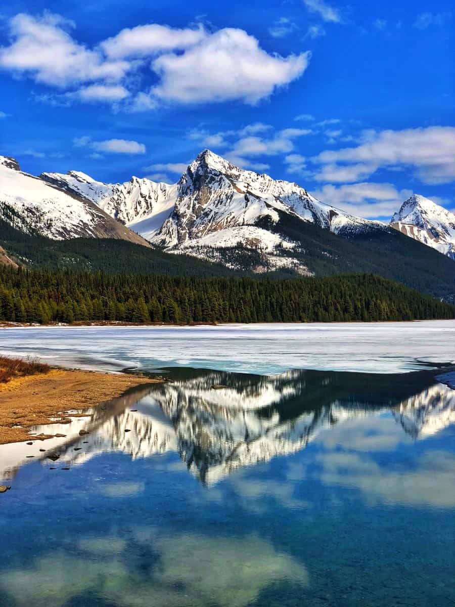 Maligne-Lake-in-Jasper-National-Park