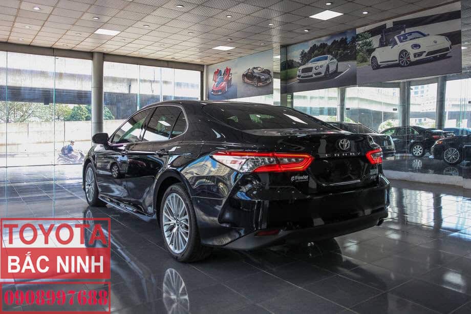 Đuôi xe Camry 2019