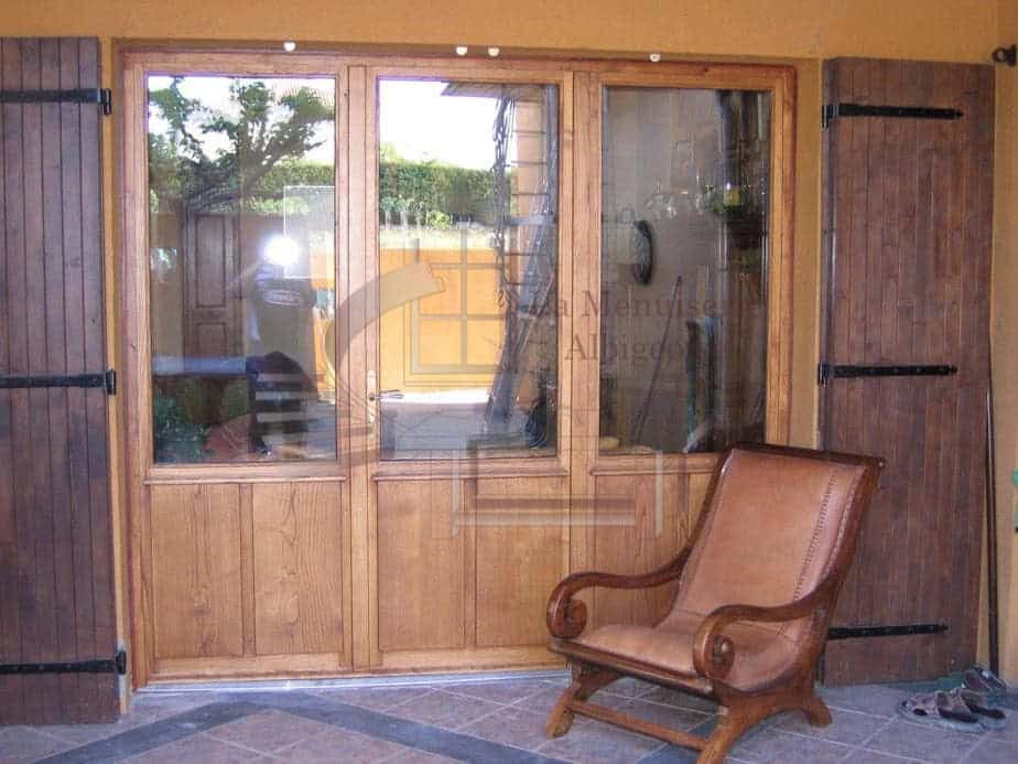 Porte fenêtre isolante bois