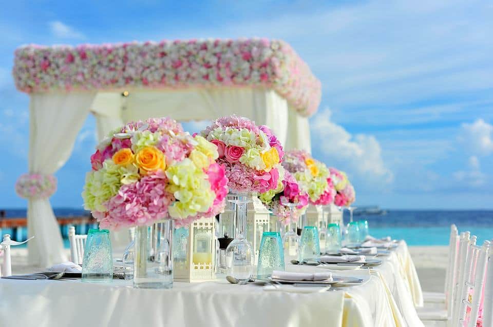 Interesting Greece facts: Greece weddings are rowdy