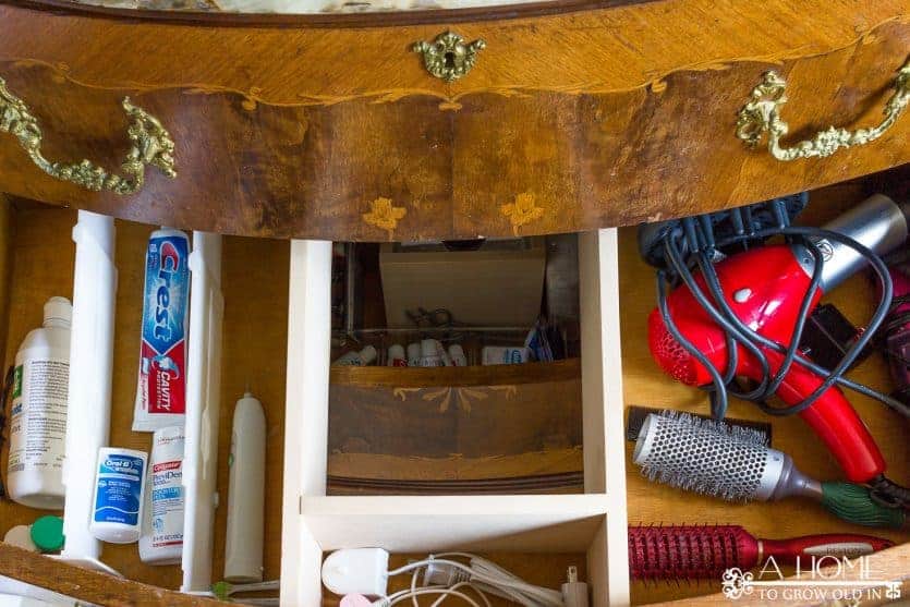 Have you turned a chest of drawers into a bathroom vanity and don't know how to organize everything? Check out all of the bathroom drawers ideas here!