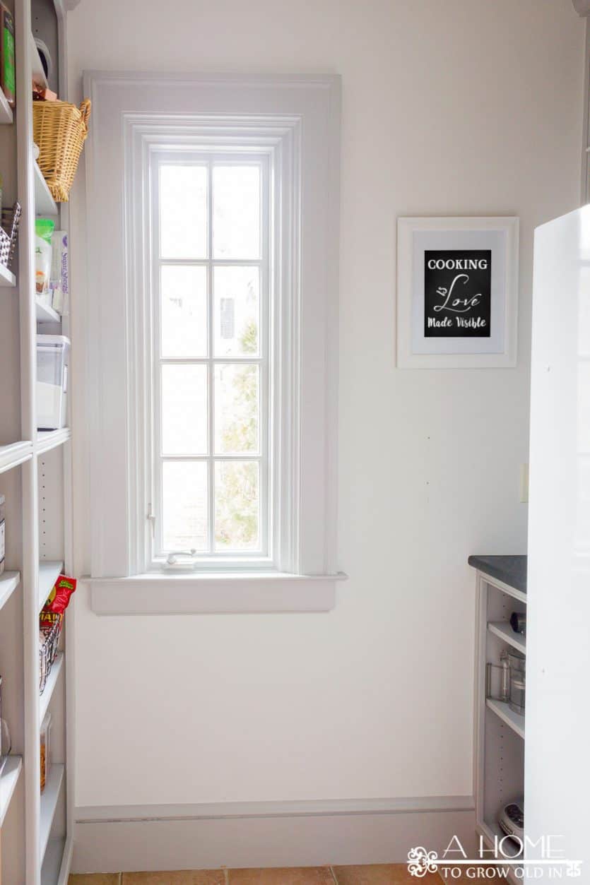 You won't want to miss this gorgeous pantry makeover with free printable pantry labels! Great ideas for organizing it so that it's easy to maintain.