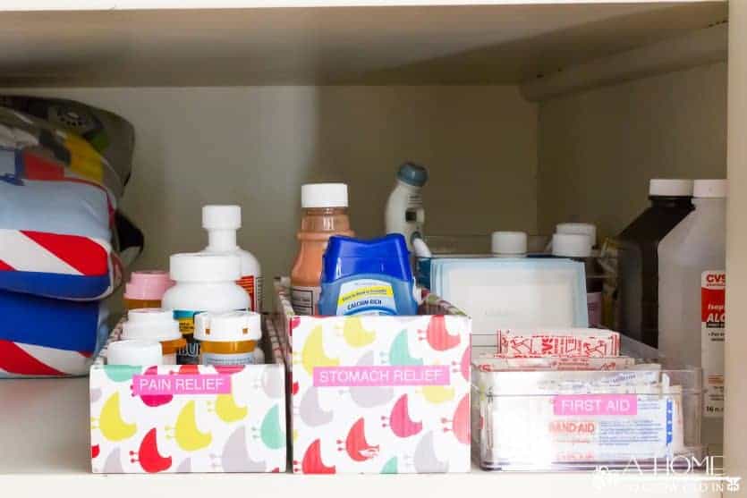 Check out these great tips for getting your medicine organized in your linen closet. It's so easy you'll wish you've done it sooner!
