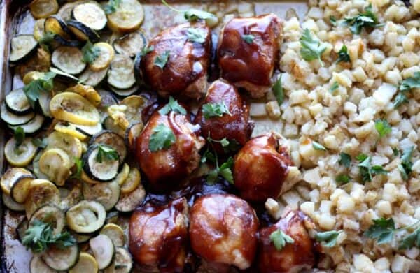 17 Easy Sheet Pan Dinners for Busy Nights (One Pan Chicken and Veggie Bake from Oven Struck)